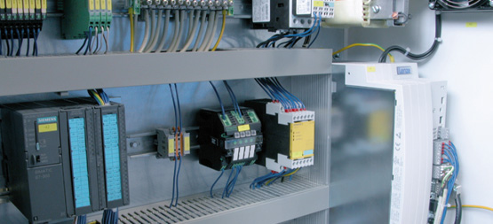 Neumaschinen bei RETROFIT PLASTICS GmbH